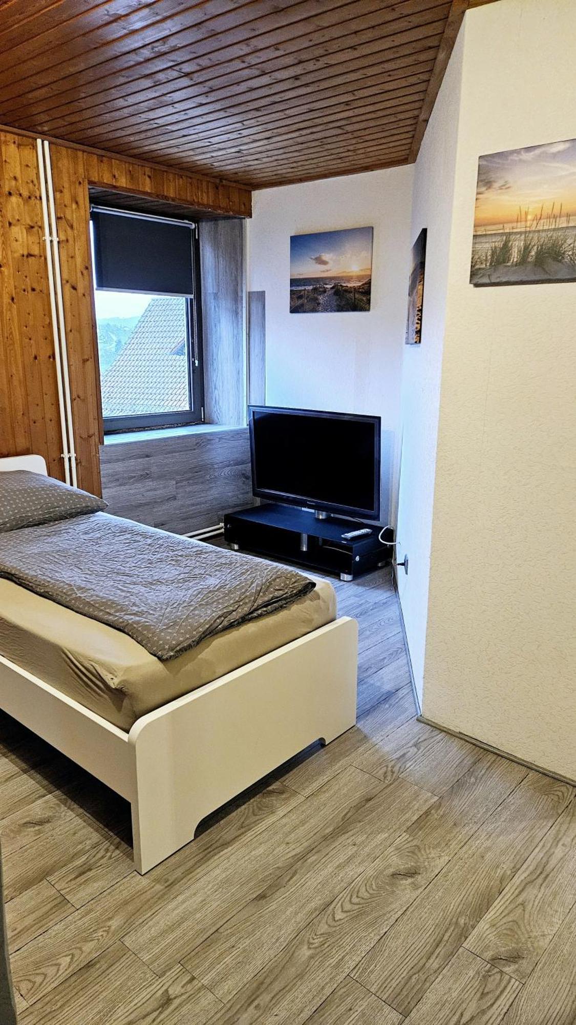 Apartamento 80Qm Monteuroase In Melsungen - Schwarzenberg Mwst Ausweisbar Exterior foto